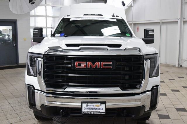 Used 2024 GMC Sierra 3500 Pro w/ Convenience Package image 2