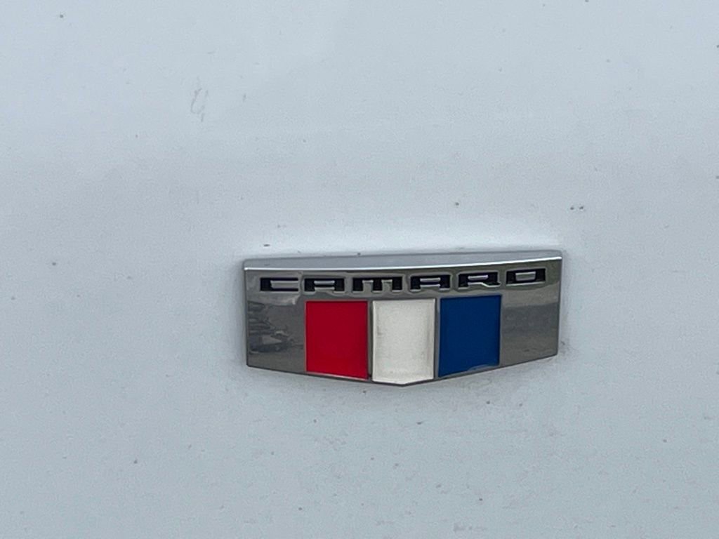Used 2023 Chevrolet Camaro LT RWD image 9