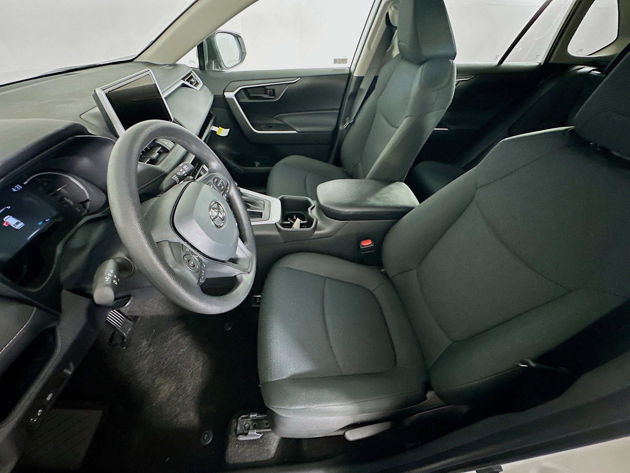 Used 2025 Toyota RAV4 LE image 13