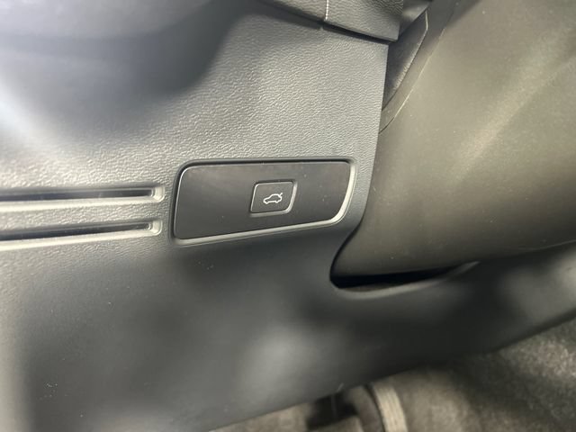 Used 2023 Volvo C40 P8 Recharge Plus AWD/4WD image 17