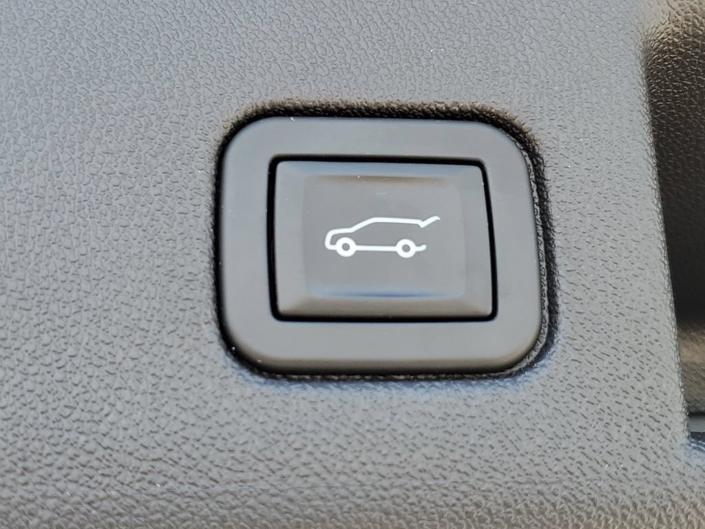 Used 2024 Chevrolet Equinox RS FWD image 34