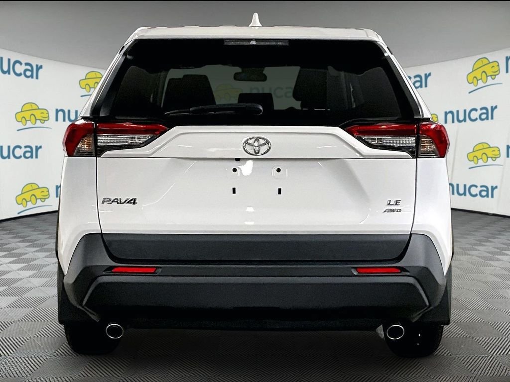 Certified 2022 Toyota RAV4 LE AWD/4WD image 5