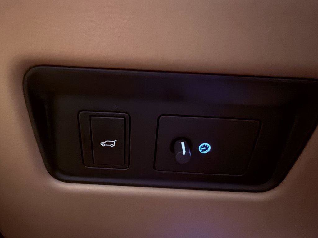 Used 2021 Jaguar F-PACE S image 15