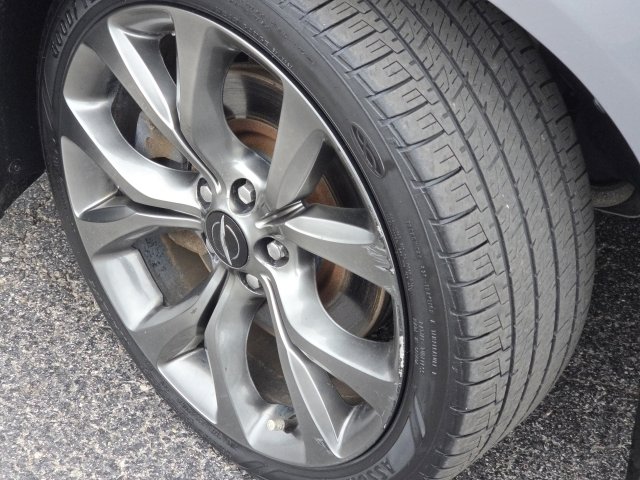 Used 2016 Chrysler 200 S image 7