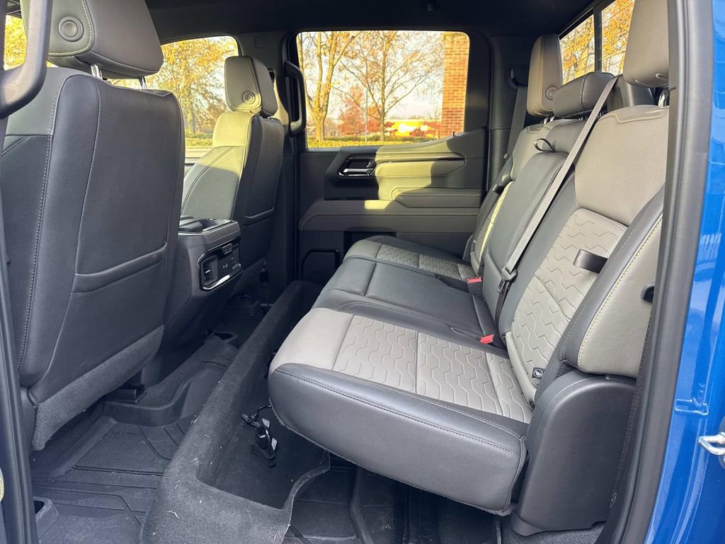 Used 2022 Chevrolet Silverado 1500 ZR2 w/ Technology Package image 12