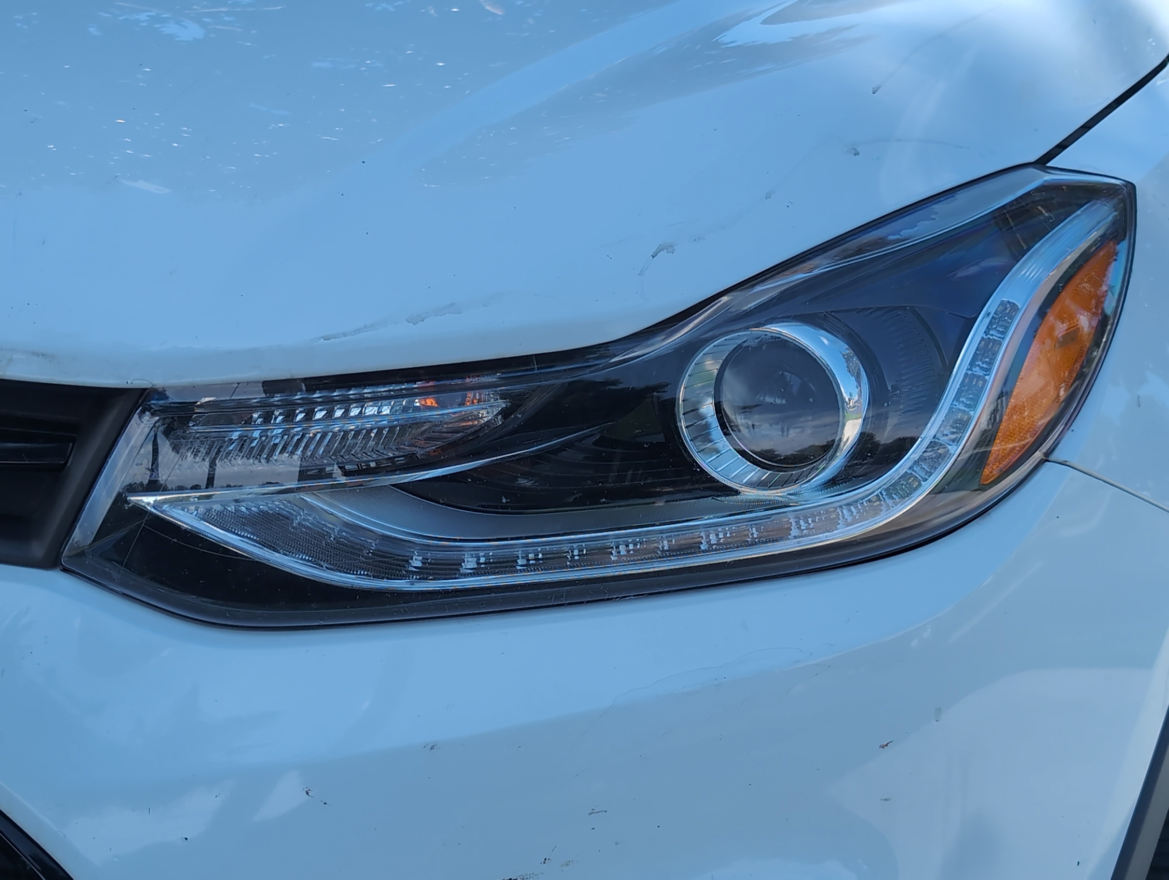 Used 2018 Chevrolet Trax LT w/ Sun & Sound Package FWD image 6