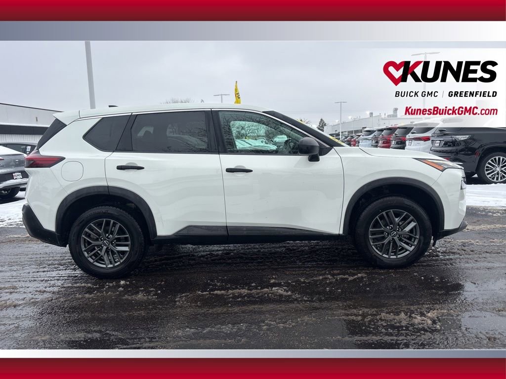 Used 2023 Nissan Rogue S image 4