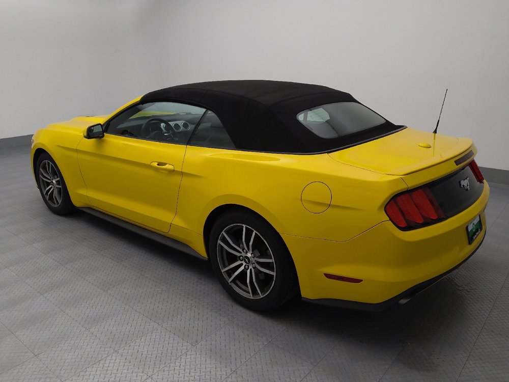 Used 2016 Ford Mustang Premium image 3