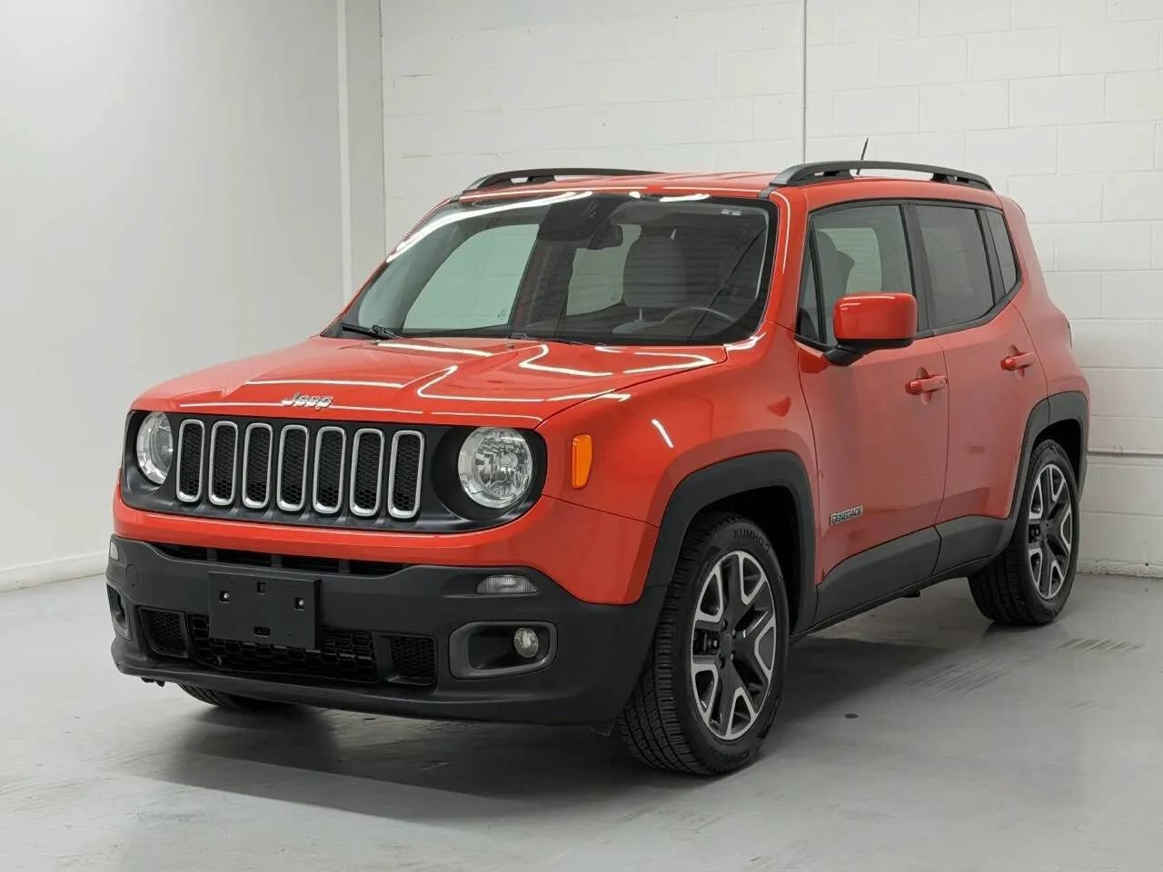 Used 2017 Jeep Renegade Latitude FWD image 42