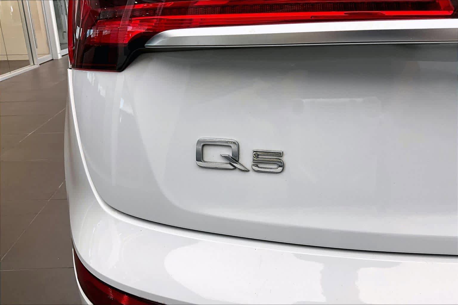 Used 2021 Audi Q5 2.0T Premium Plus w/ Premium Plus Package AWD/4WD image 33