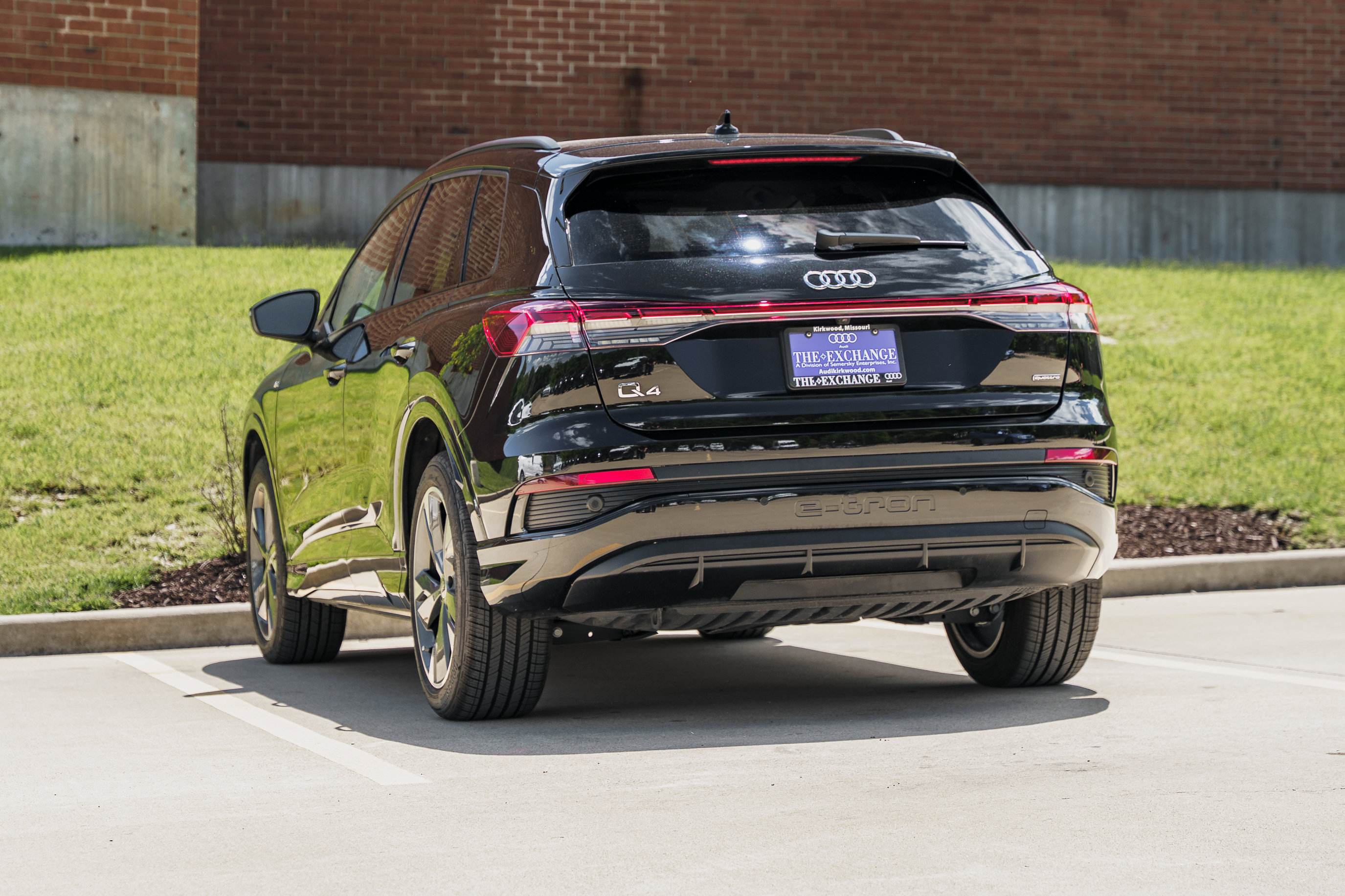 Used 2023 Audi Q4 e-tron Premium w/ Convenience Package AWD/4WD image 5