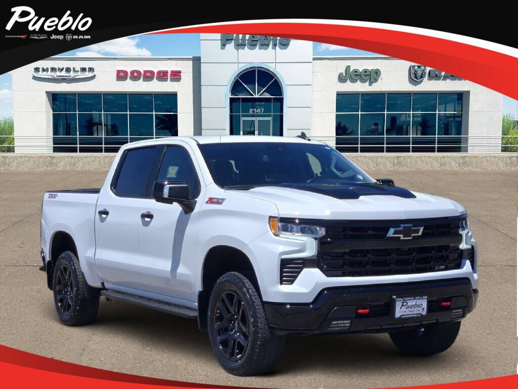 Used 2025 Chevrolet Silverado 1500 LT Trail Boss w/ Convenience Package II AWD/4WD image 1