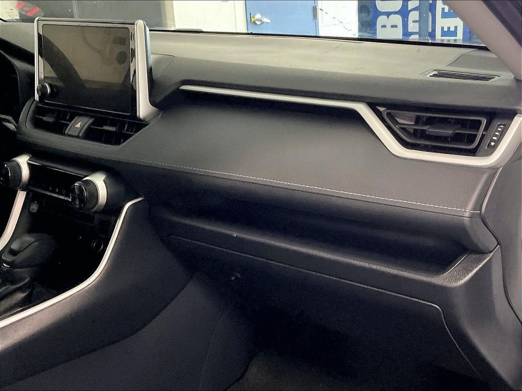 Certified 2025 Toyota RAV4 XLE AWD/4WD image 13