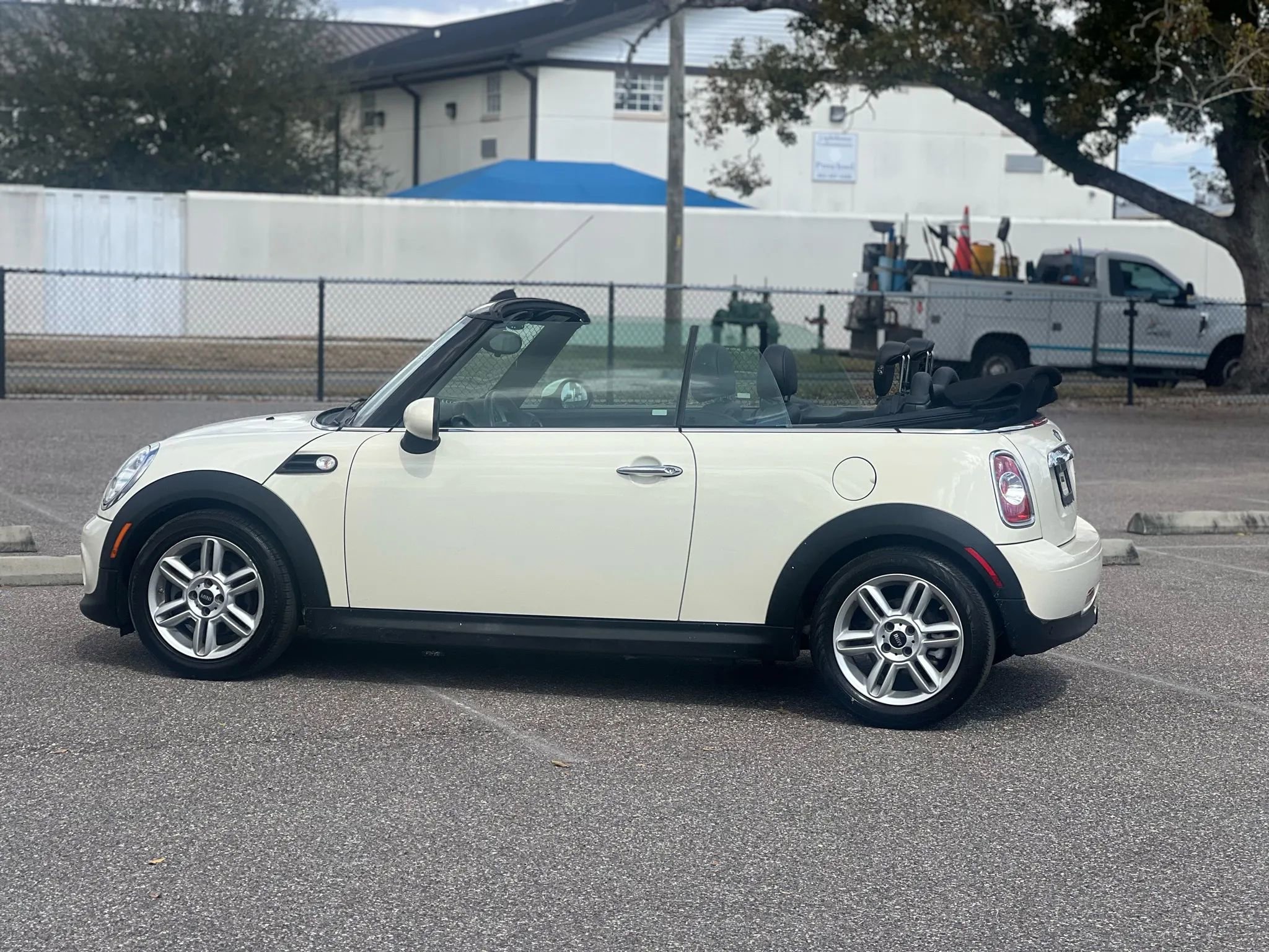 Used 2015 MINI Cooper Convertible image 5