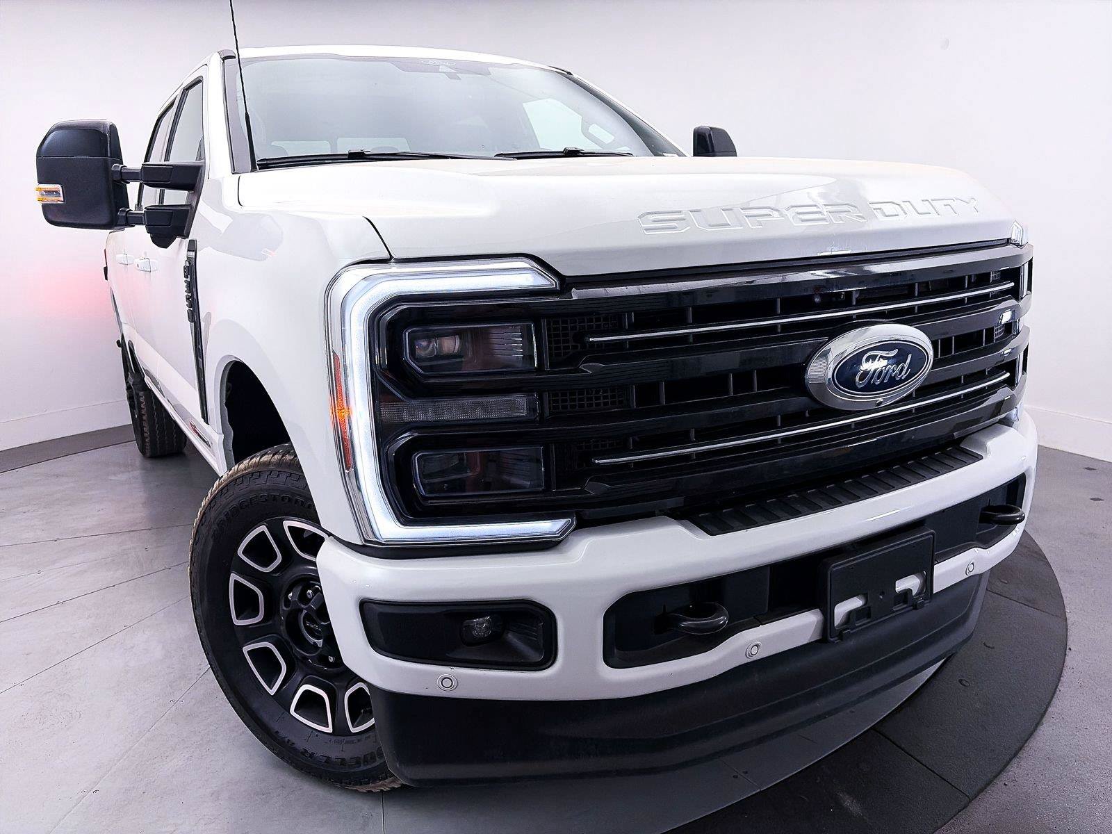 Used 2025 Ford F350 Platinum AWD/4WD image 3