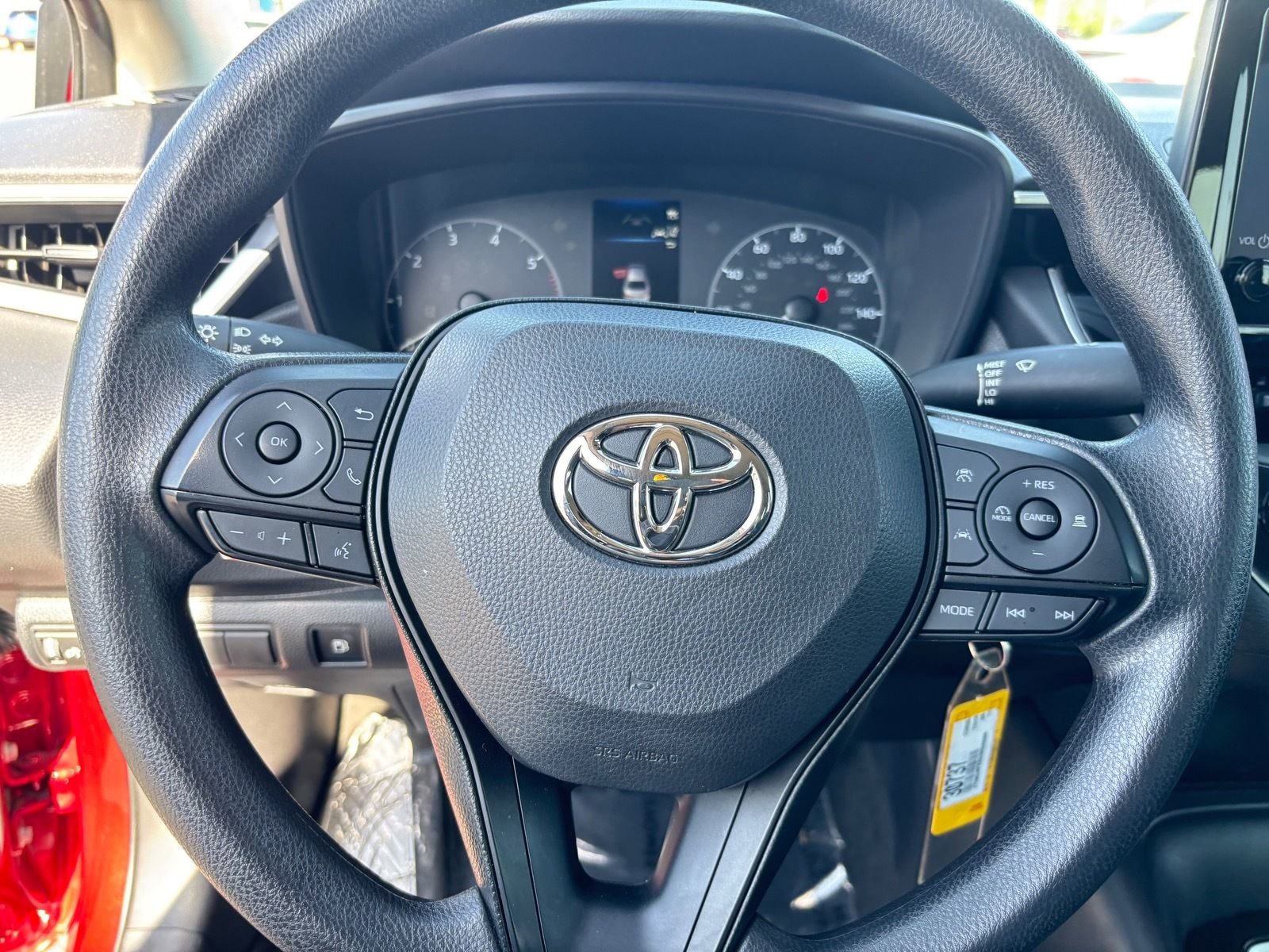 Used 2025 Toyota Corolla LE w/ Carpet Mat Package (TMS) image 28