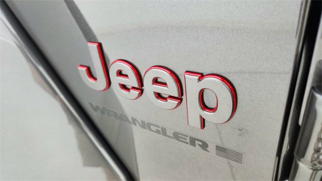 Used 2025 Jeep Wrangler Unlimited Rubicon image 16