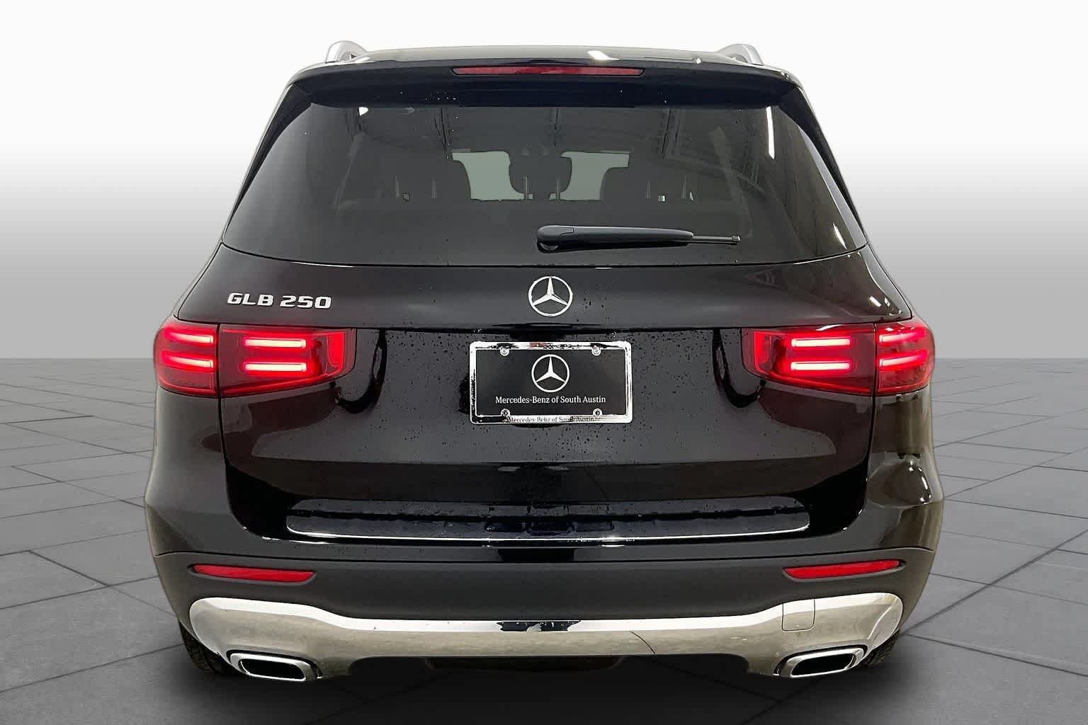 New 2026 Mercedes-Benz GLB 250 image 4