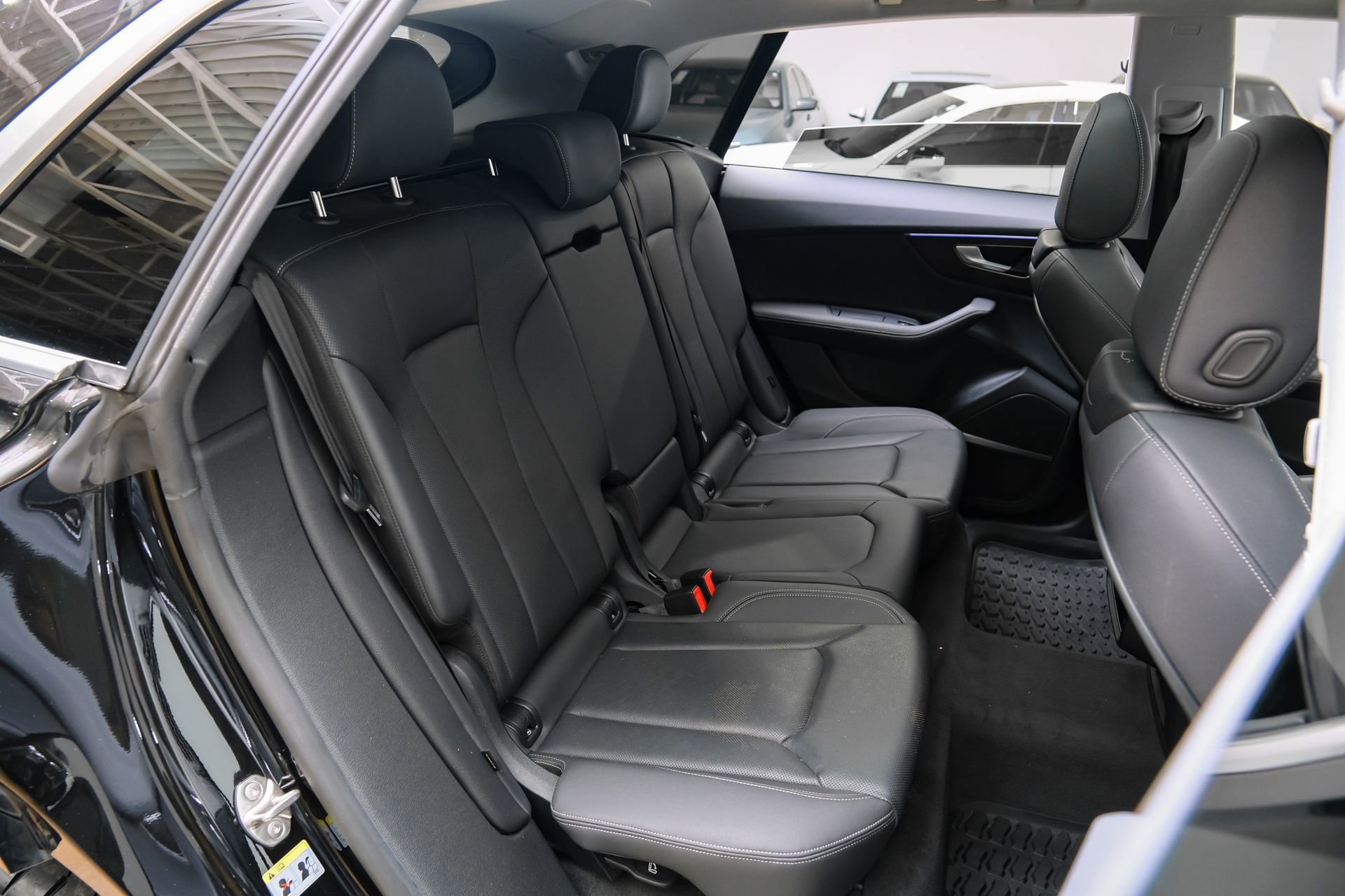 Used 2023 Audi Q8 Premium Plus w/ Premium Plus Package image 37