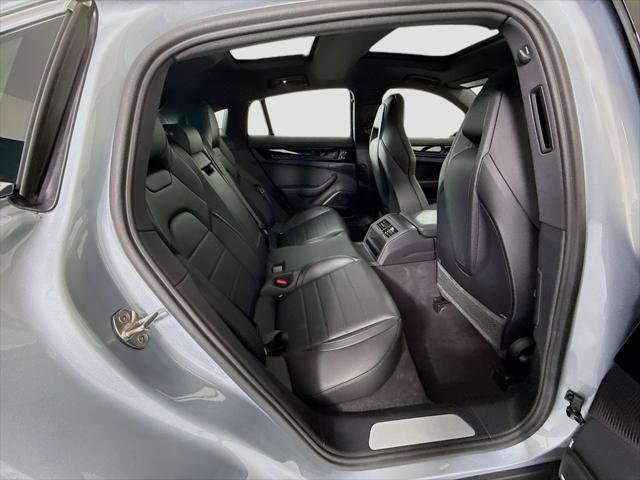 Used 2025 Porsche Panamera RWD image 23