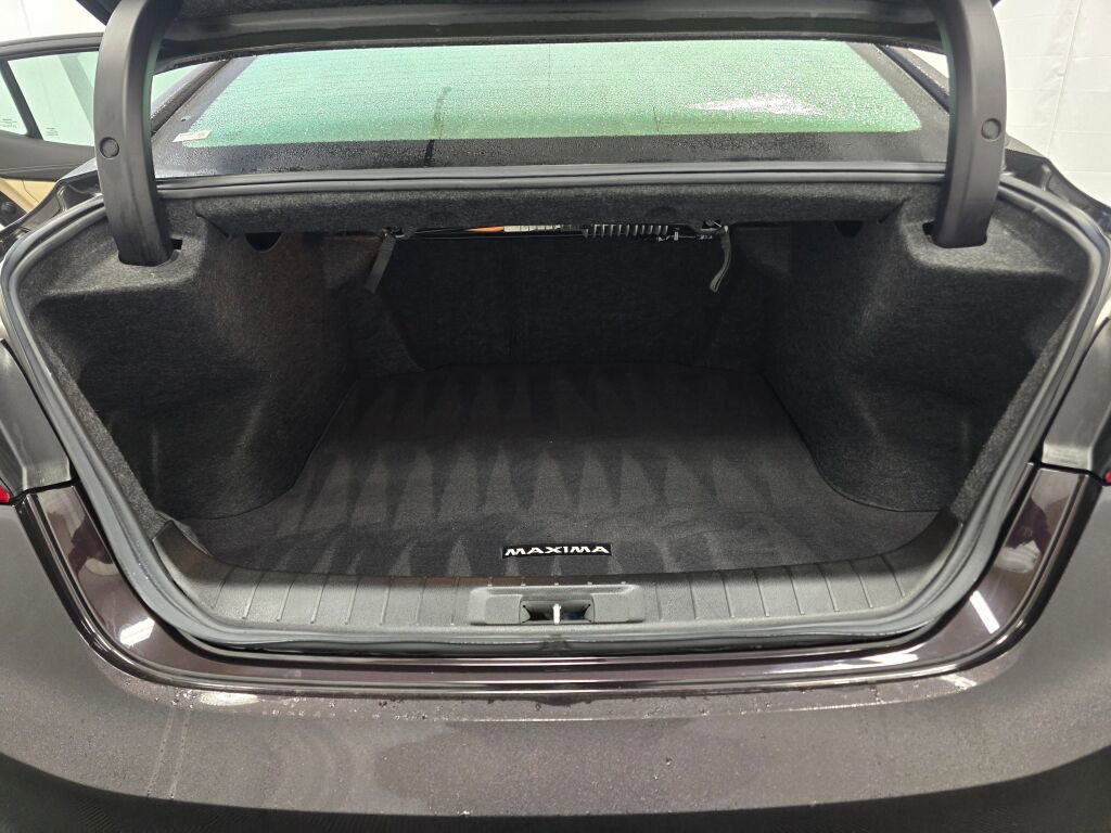 Used 2016 Nissan Maxima Platinum image 11