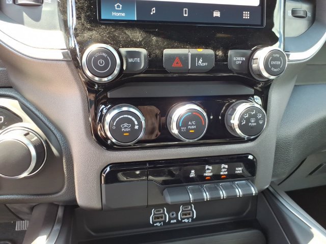 New 2026 RAM 1500 Express AWD/4WD image 12