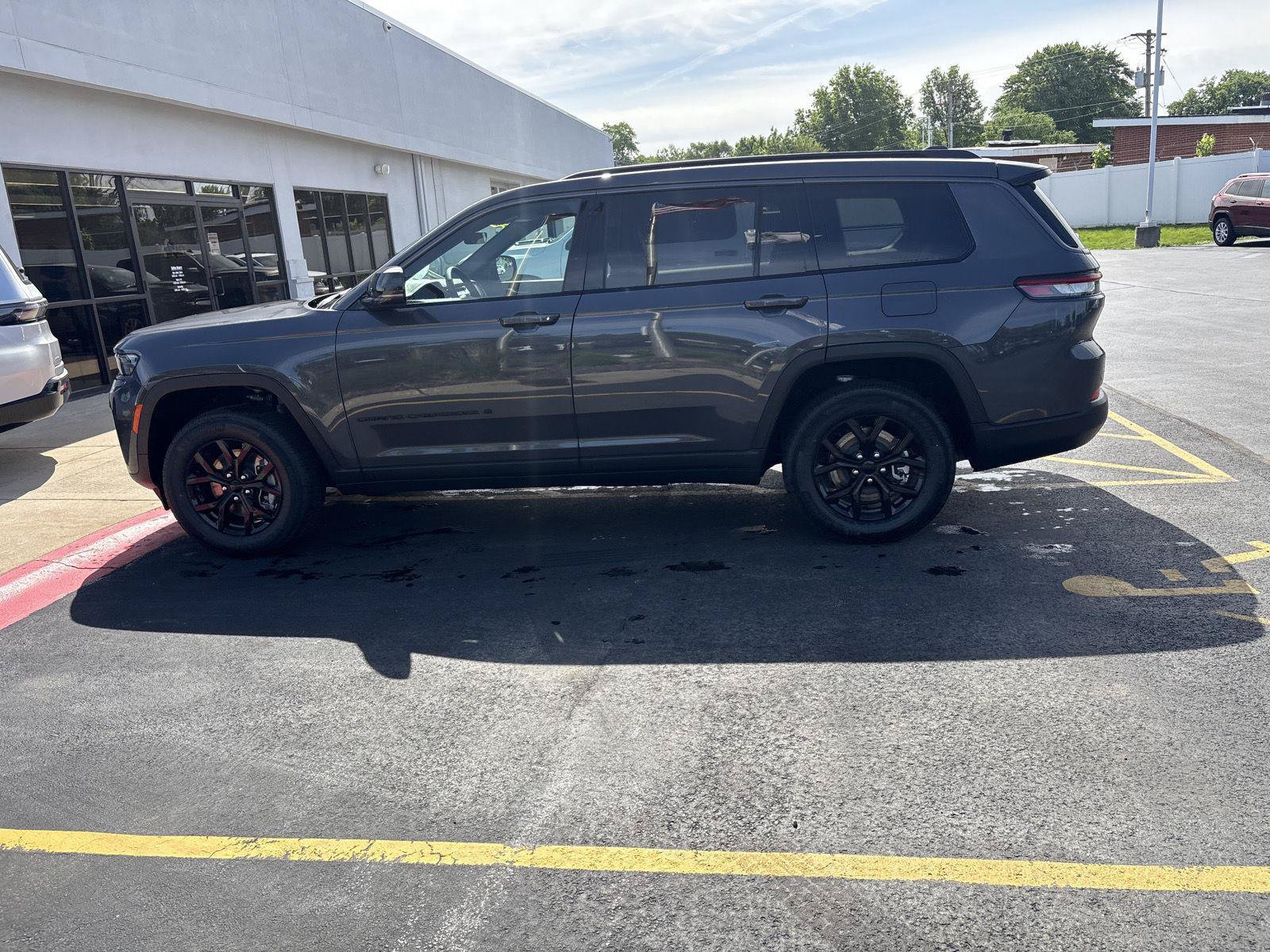 New 2026 Jeep Grand Cherokee L 4WD image 9