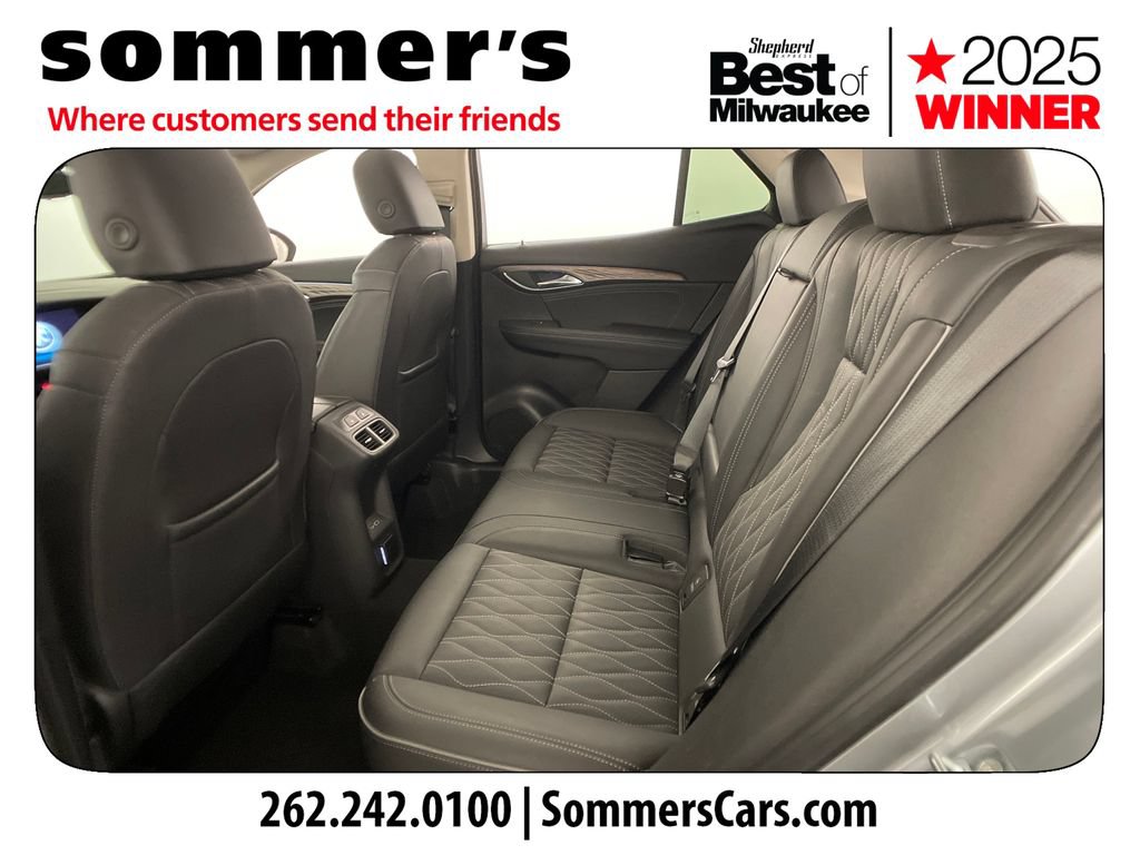 Used 2023 Buick Envision Avenir AWD/4WD image 23