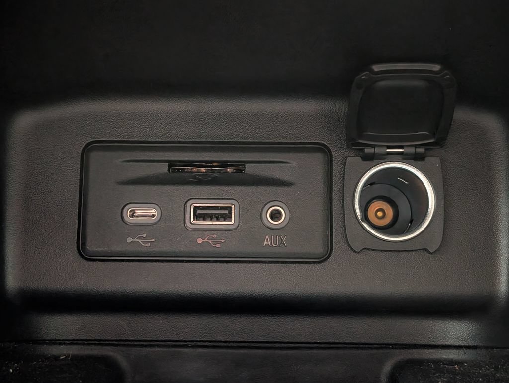 Used 2020 Chevrolet Equinox Premier FWD image 36