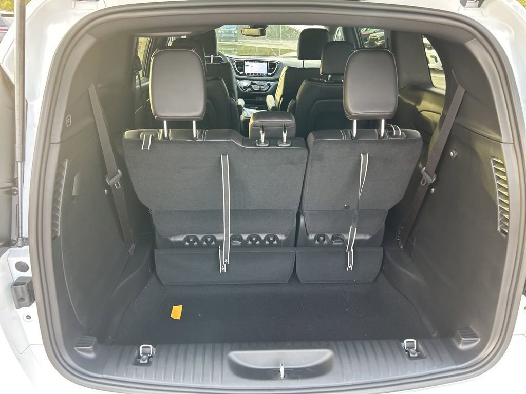 New 2026 Chrysler Pacifica Select image 30