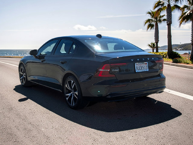 Used 2024 Volvo S60 B5 Plus FWD image 7