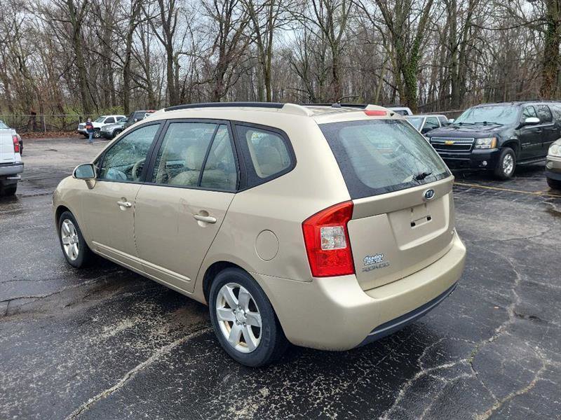 Used 2007 Kia Rondo LX w/ Convenience Pkg image 4