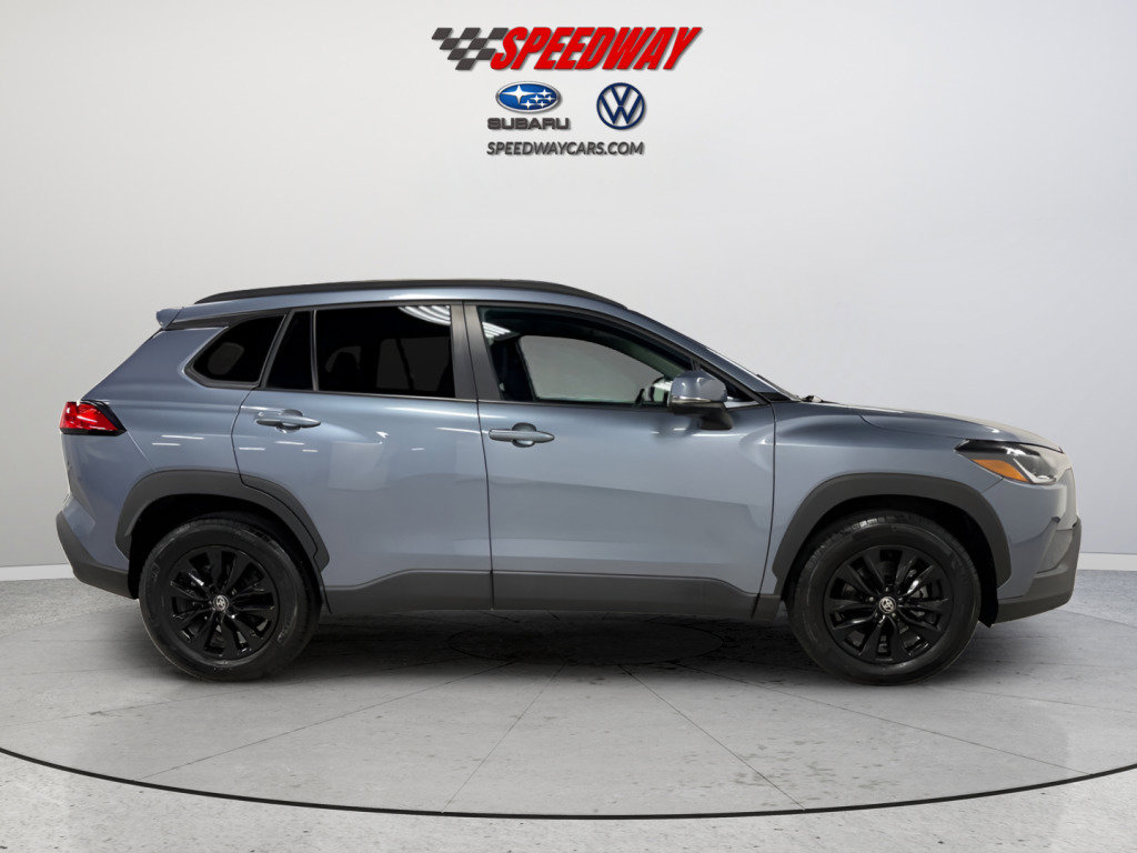Used 2024 Toyota Corolla Cross LE image 8