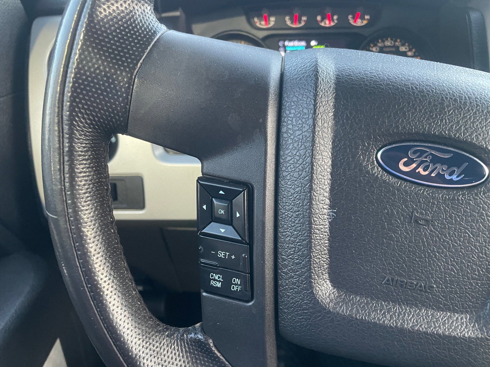 Used 2014 Ford F150 Raptor w/ Equipment Group 801A Luxury AWD/4WD image 20