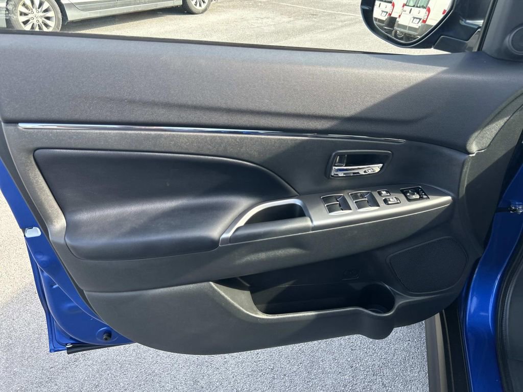 Used 2024 Mitsubishi Outlander Sport SE AWD/4WD image 22