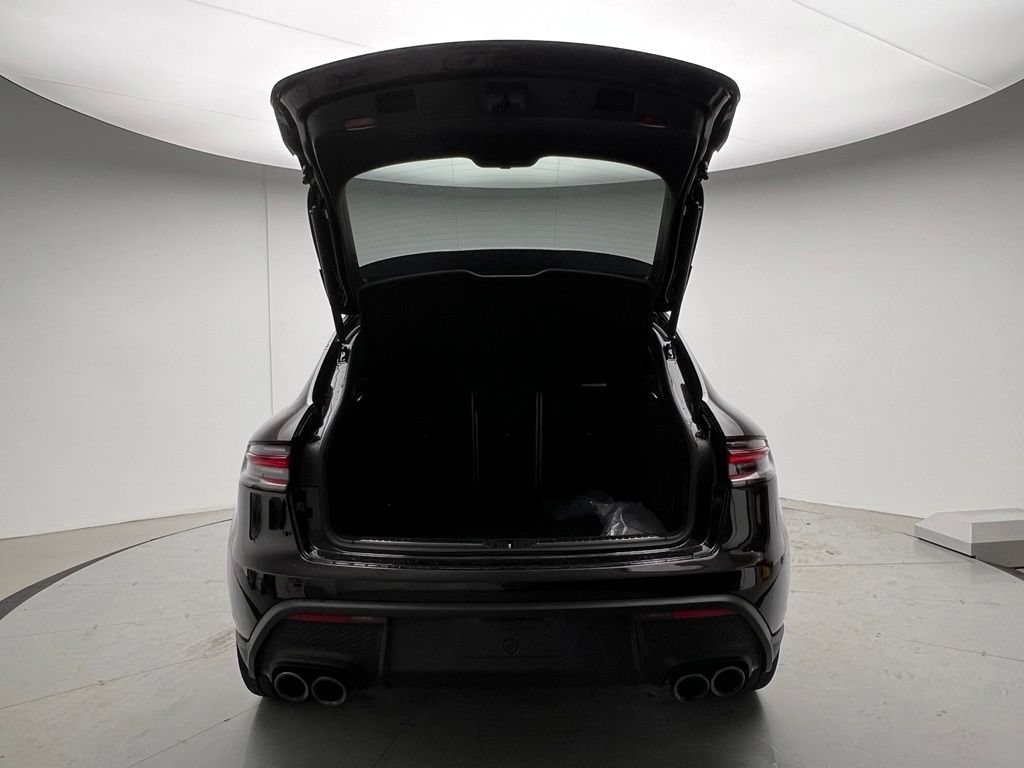 Certified 2024 Porsche Macan S AWD/4WD image 20