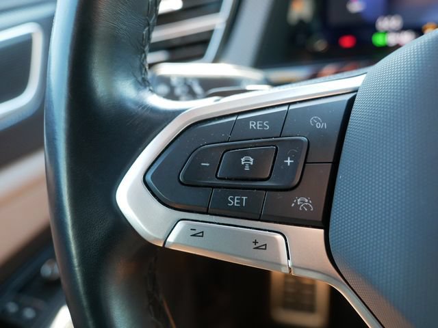 Certified 2024 Volkswagen Atlas Cross Sport SEL R-Line AWD/4WD image 27