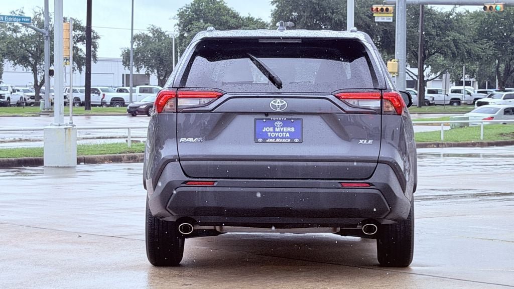 Used 2025 Toyota RAV4 XLE FWD image 8