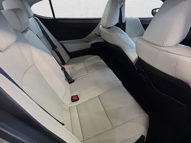 Certified 2025 Lexus ES 300h w/ Premium Package image 11