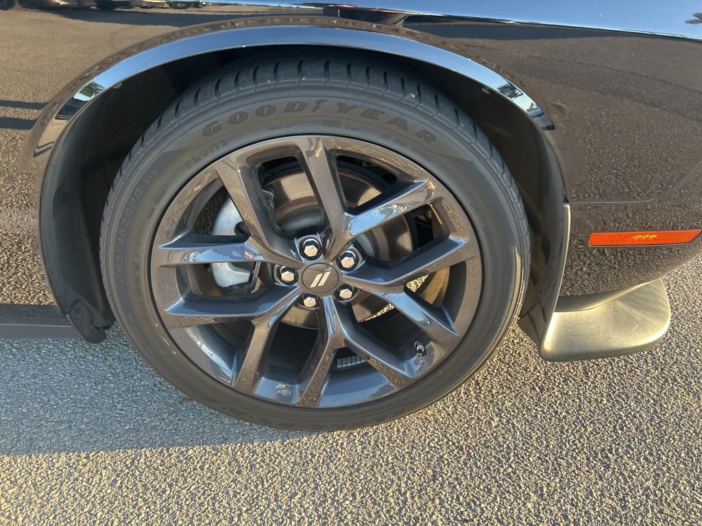 Used 2023 Dodge Challenger R/T w/ Blacktop Package image 9