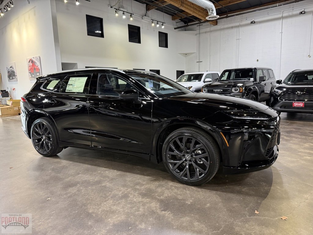 New 2025 Toyota Crown Signia image 1