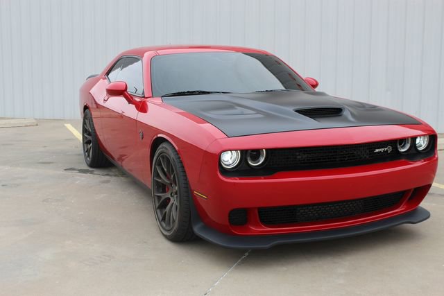 Used 2016 Dodge Challenger SRT Hellcat image 4