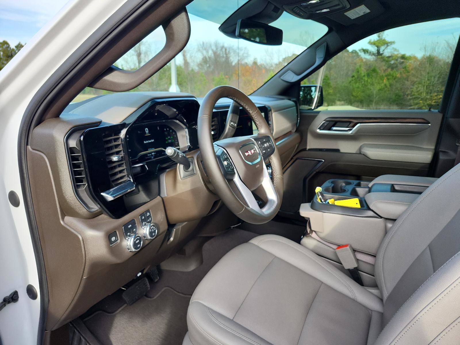 Used 2023 GMC Sierra 1500 SLT image 15