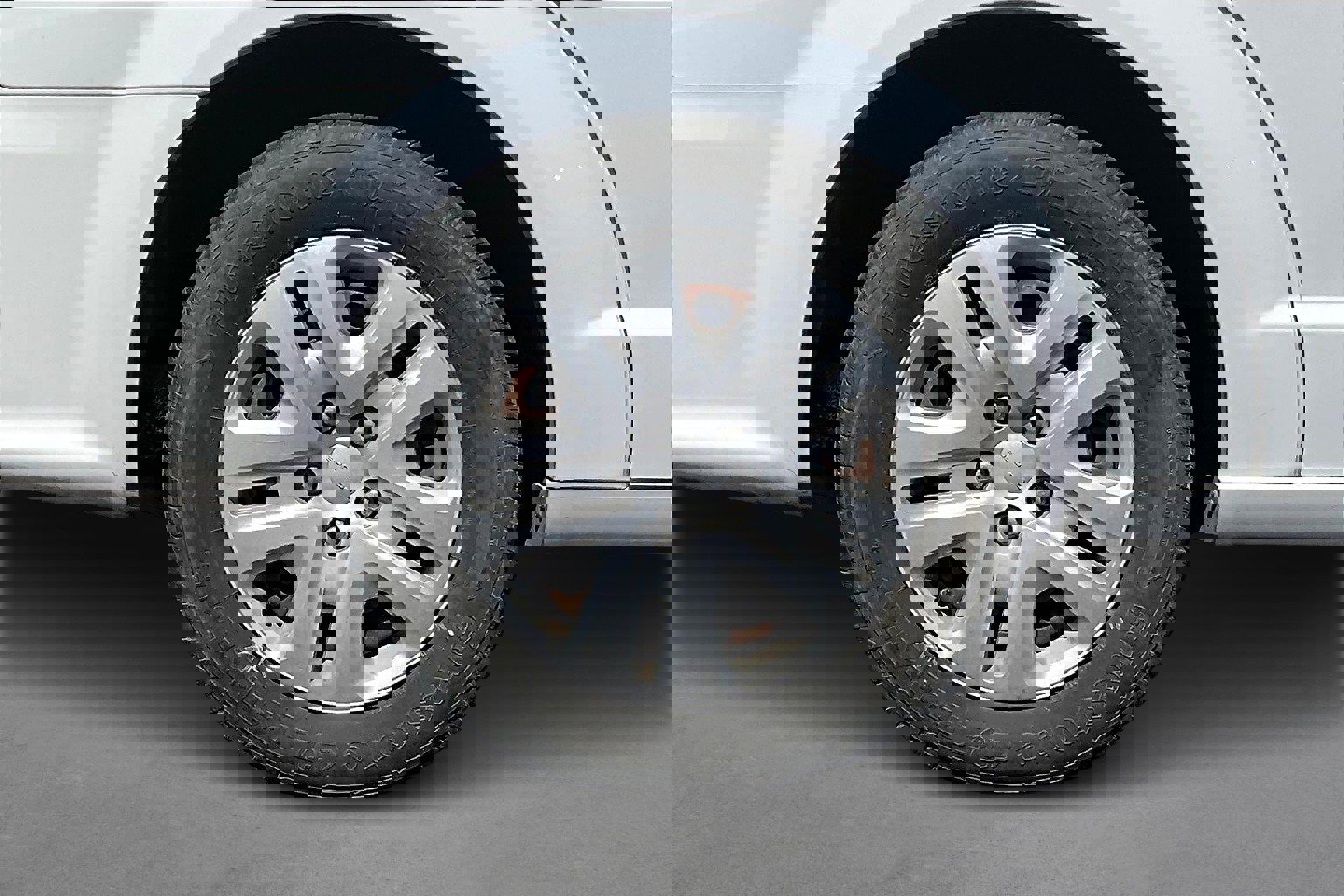 Used 2019 Dodge Grand Caravan SE w/ UConnect Hands-Free Group image 8