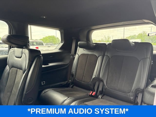 Used 2023 Jeep Grand Cherokee L Laredo AWD/4WD image 8