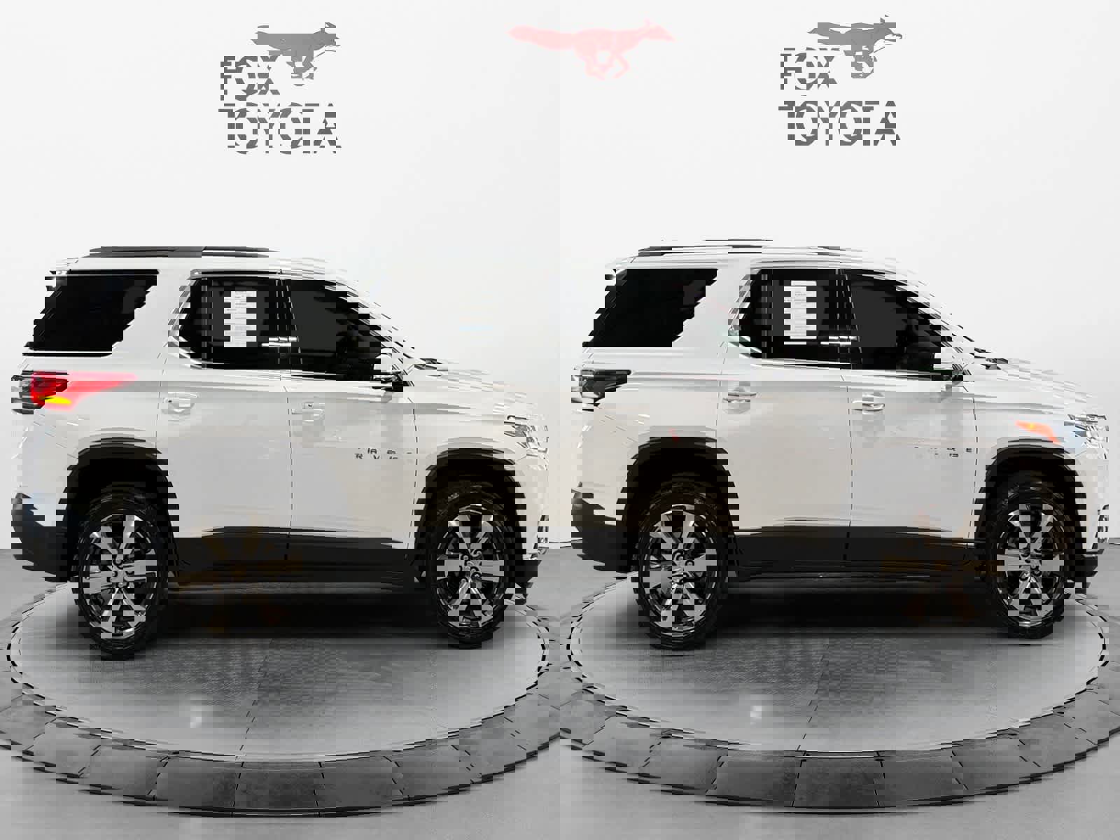 Used 2020 Chevrolet Traverse LT w/ LT Premium Package image 7