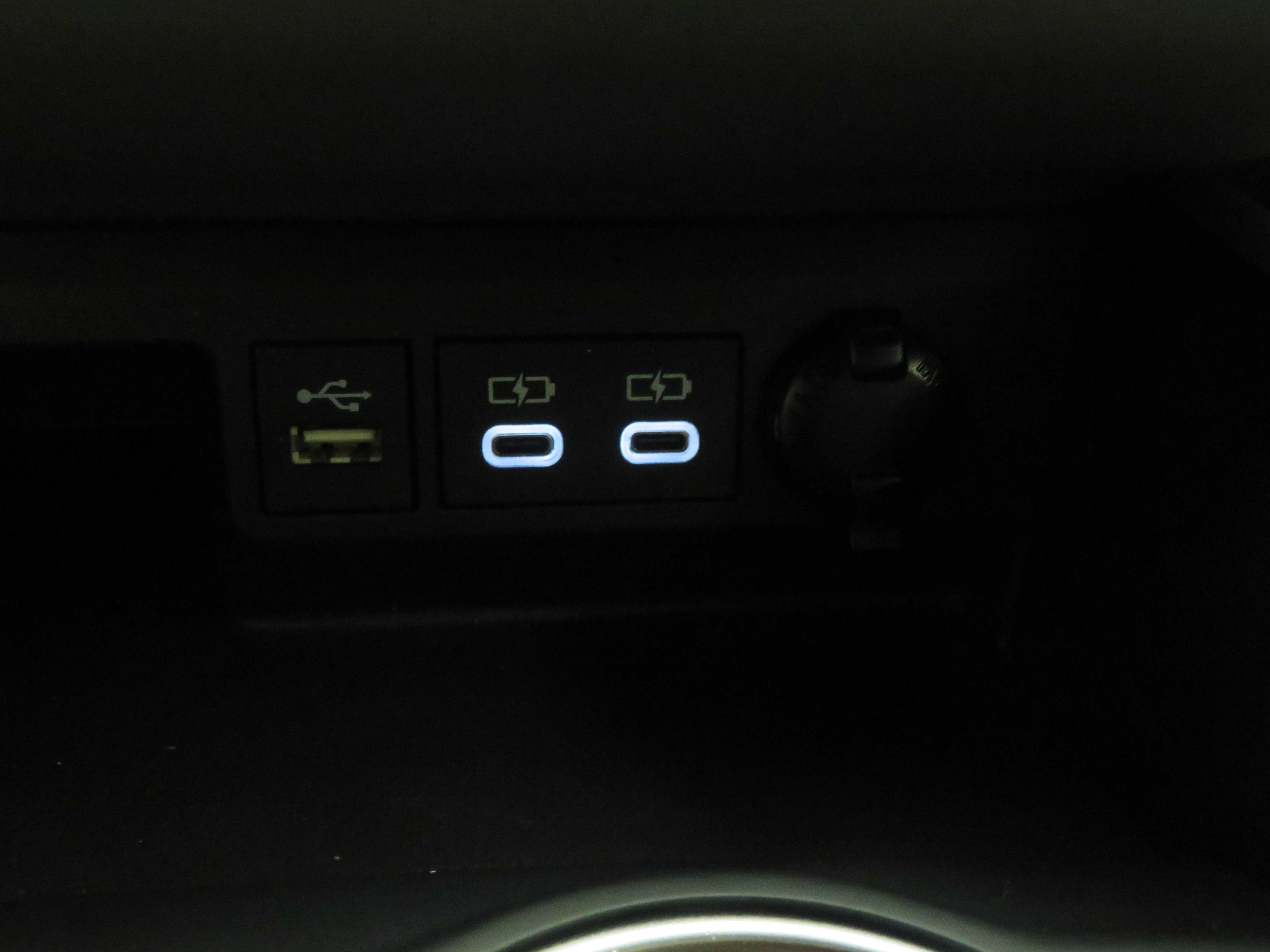 Used 2023 Toyota Highlander XLE FWD image 46