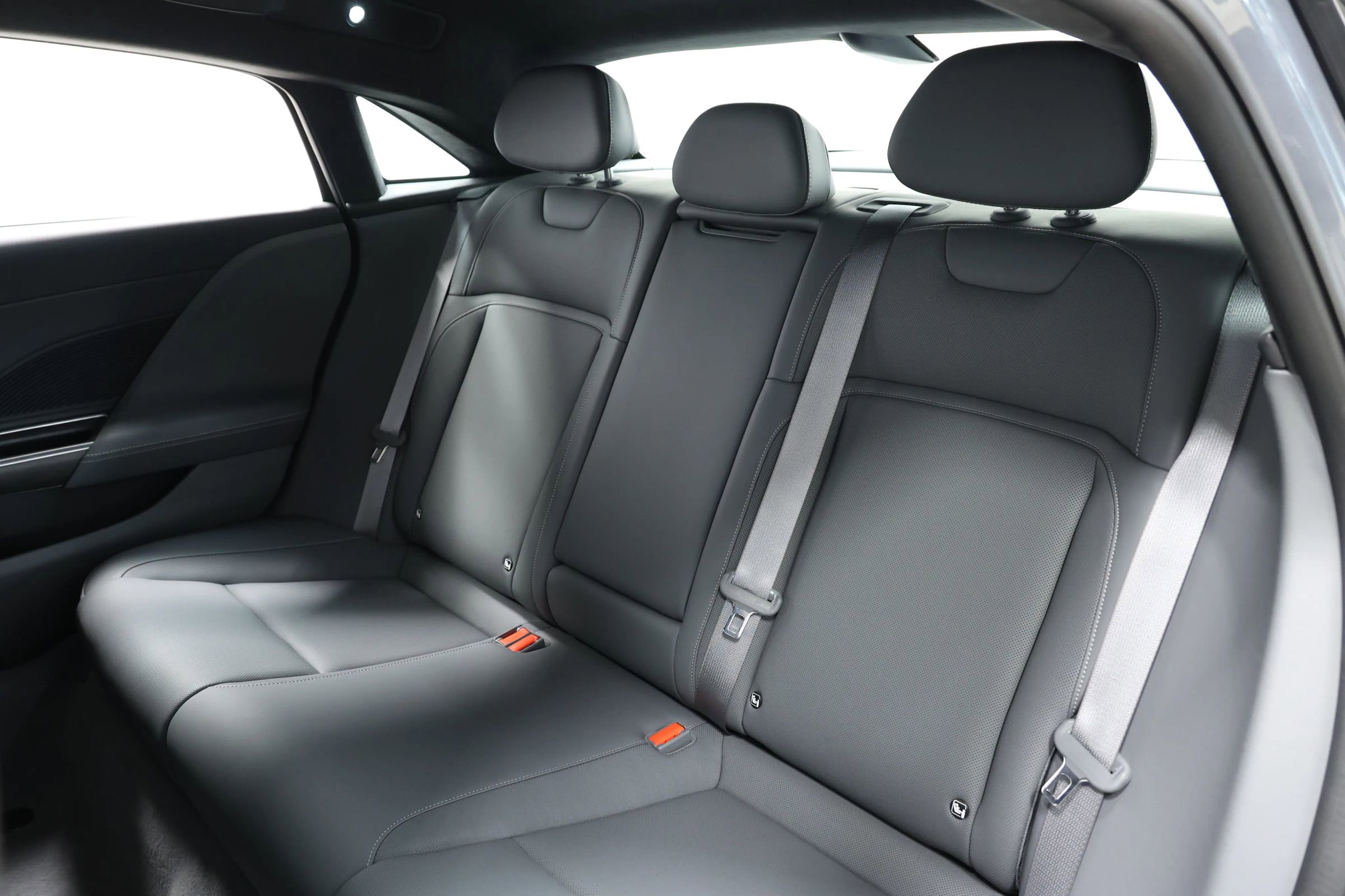 Used 2024 Lucid Air Pure image 3