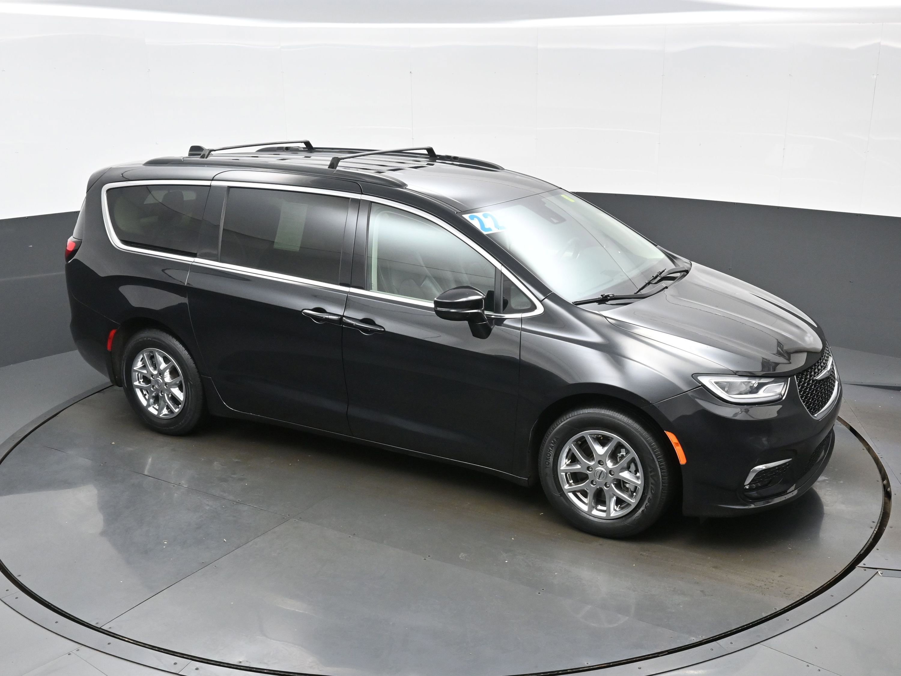 Used 2022 Chrysler Pacifica Touring-L image 39