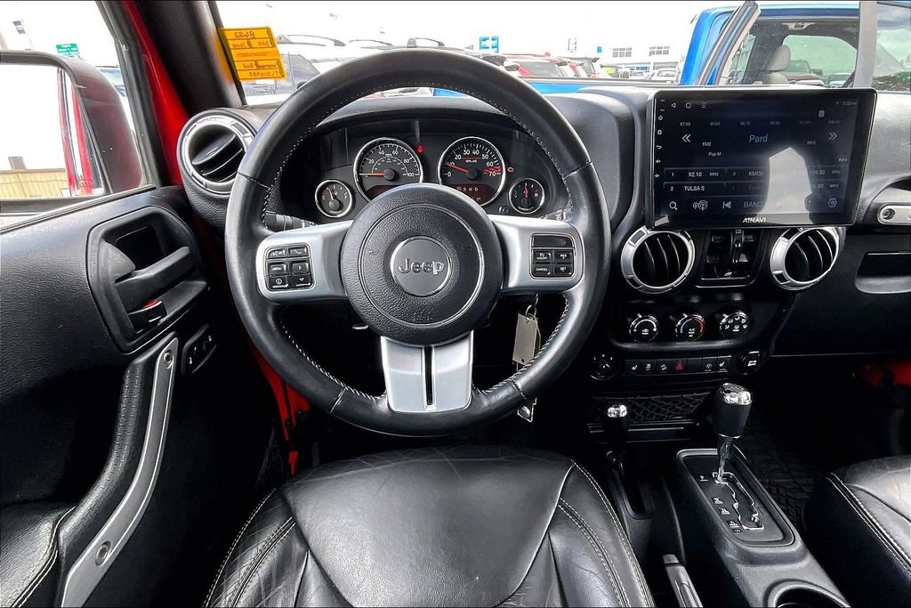 Used 2015 Jeep Wrangler Unlimited Rubicon image 8